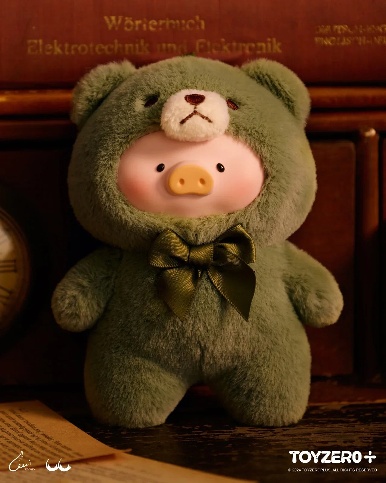 LuLu the Piggy - Vintage Teddy Shop Vinyl Face Keychain Blind Box